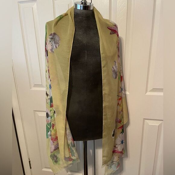 Soft Yellow Floral Scarf/Wrap - Picture 3 of 8